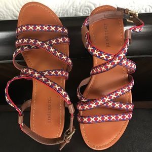 GREAT CONDITION SANDALS.